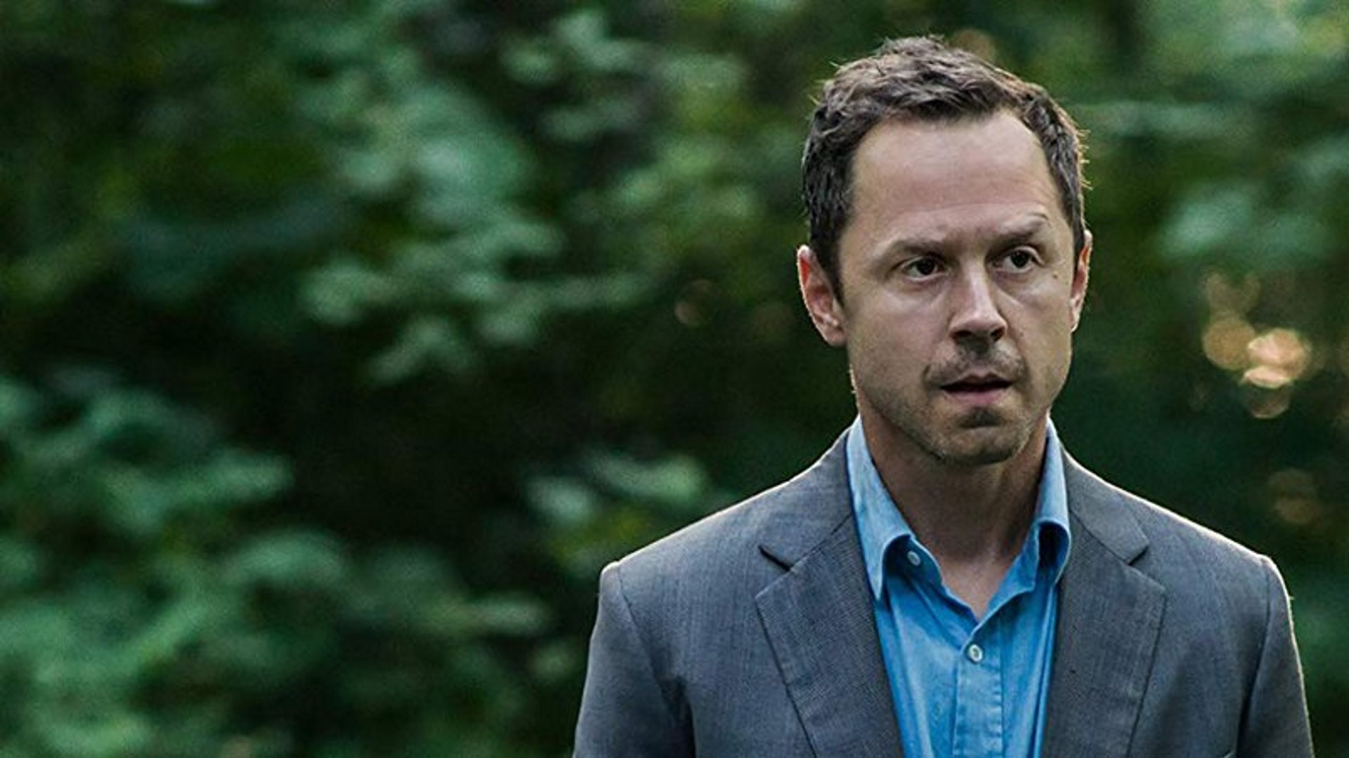 Sneaky Pete - Season 1 - Watch Free on Movies123